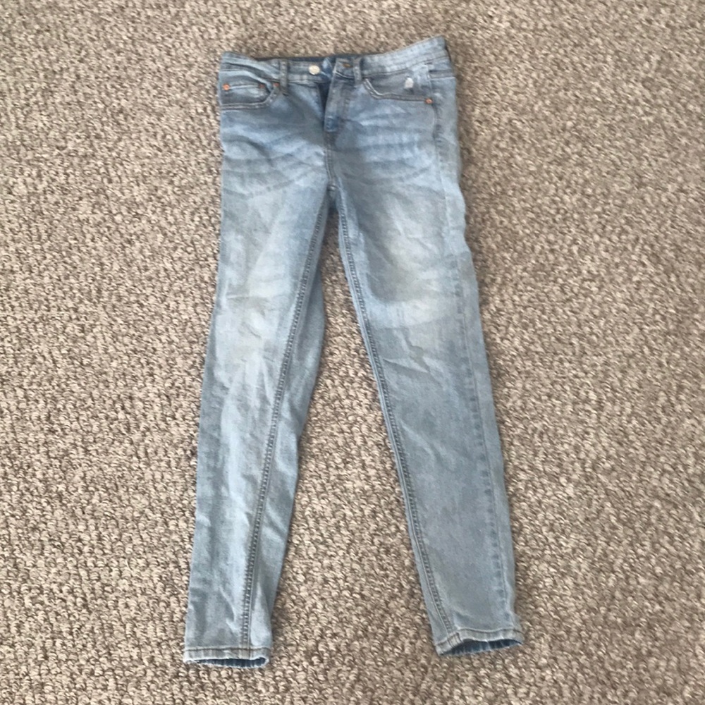 Light wash skinny jeans